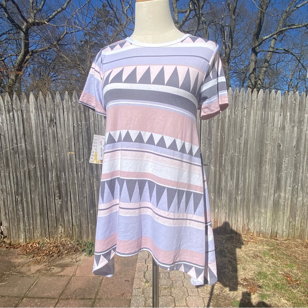 Shark bite  hem top NWT